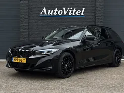 Zwart Gebruikt 2023 BMW 330e Comfort Edition Stationwagen | € 42.945 (Super prijs)