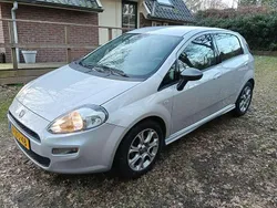 Zilver Gebruikt 2015 Fiat Punto Young Hatchback | € 6.500 (Iets duurder)