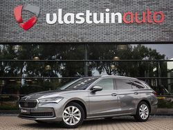 Grijs, metallic lak Gebruikt 2024 Skoda Superb First Edition Stationwagen | € 37.950