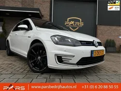 Wit, metallic lak Gebruikt 2015 VW Golf VII GTE Hatchback | € 11.450 (Goede deal)