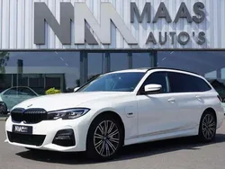 Wit Gebruikt 2022 BMW 330e Executive Stationwagen | € 35.950 (Goede deal)