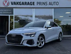 Wit, metallic lak Gebruikt 2021 Audi A3 S-Line Sedan | € 24.900 (Eerlijke prijs)