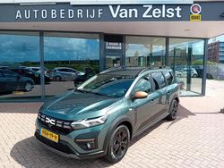 Groen, metallic lak Gebruikt 2024 Dacia Jogger Extreme MPV | € 27.950 (Eerlijke prijs)