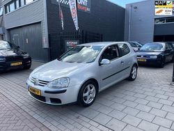 Grijs Gebruikt 2006 VW Golf V Trendline Hatchback | € 1.999 (Eerlijke prijs)