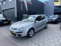 Grijs Gebruikt 2006 VW Golf V Trendline Hatchback | € 1.999 (Iets duurder)