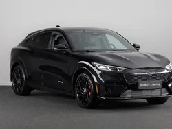 Zwart Gebruikt 2023 Ford Mustang Mach-E GT SUV | € 47.945 (Eerlijke prijs)