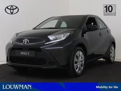 Zwart Gebruikt 2024 Toyota Aygo Play Hatchback | € 16.950 (Goede deal)
