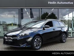 Zwart, metallic lak Nieuw 2025 Kia Ceed Sportswagon Stationwagen | € 34.995 (Iets duurder)