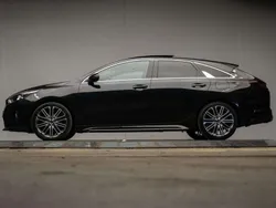 Zwart, metallic lak Gebruikt 2020 Kia ProCeed Hatchback | € 22.745 (Eerlijke prijs)