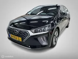 Zwart Gebruikt 2020 Hyundai Ioniq Comfort Sedan | € 16.750 (Eerlijke prijs)