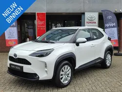 Wit Gebruikt 2022 Toyota Yaris Cross Business Edition SUV | € 23.499 (Eerlijke prijs)