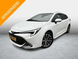 Wit Gebruikt 2024 Toyota Corolla Hybrid Premium Stationwagen | € 34.999