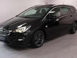 Zwart Gebruikt 2019 Opel Astra Stationwagen | € 13.794 (Eerlijke prijs)