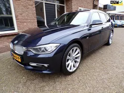 Blauw, metallic lak Gebruikt 2013 BMW 328 Executive Stationwagen | € 15.900 (Eerlijke prijs)