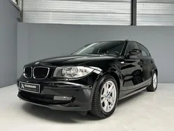 Zwart, metallic lak Gebruikt 2009 BMW 116 Executive Hatchback | € 3.999 (Goede deal)