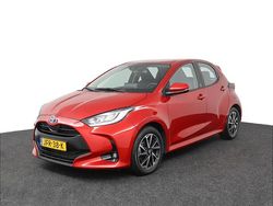 Rood Gebruikt 2023 Toyota Yaris Hybrid Edition Hatchback | € 23.950 (Eerlijke prijs)