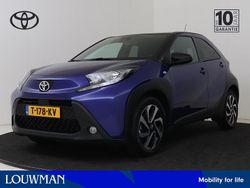 Blauw, metallic lak Gebruikt 2022 Toyota Aygo Edition Hatchback | € 19.950 (Eerlijke prijs)