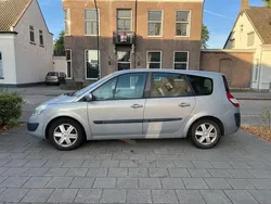 Beige Gebruikt 2004 Renault Grand Scénic II Expression MPV | € 1.695 (Eerlijke prijs)