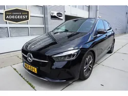 Zwart Gebruikt 2023 Mercedes B180 Business MPV | € 33.950 (Iets duurder)