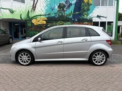 Grijs Gebruikt 2008 Mercedes B200 MPV | € 4.450 (Eerlijke prijs)