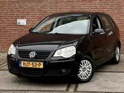 Zwart, metallic lak Gebruikt 2006 VW Polo Hatchback | € 2.650 (Eerlijke prijs)