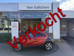 Rood Gebruikt 2022 Toyota Aygo X Premium SUV | € 19.995