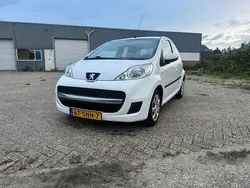 Wit Gebruikt 2011 Peugeot 107 Hatchback | € 2.750 (Eerlijke prijs)