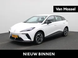 Wit Gebruikt 2023 MG MG4 EV Hatchback | € 19.995 (Eerlijke prijs)