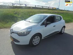 Wit Gebruikt 2014 Renault Clio IV Authentique Hatchback | € 3.750 (Eerlijke prijs)