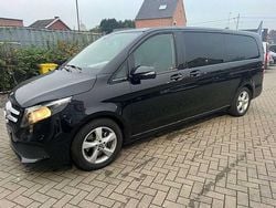 Zwart Gebruikt 2023 Mercedes V220 MPV | € 54.389 (Eerlijke prijs)