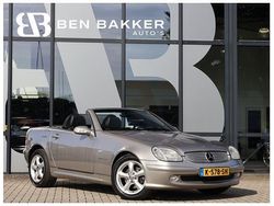 Grijs, metallic lak Gebruikt 2003 Mercedes SLK200 Edition Cabriolet | € 4.450 (Eerlijke prijs)