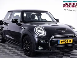 Zwart Gebruikt 2023 Mini Cooper Classic Hatchback | € 19.900 (Goede deal)