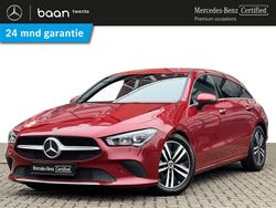 Rood, metallic lak Gebruikt 2020 Mercedes CLA180 Shooting Brake Luxury Stationwagen | € 28.800 (Eerlijke prijs)