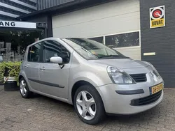 Grijs Gebruikt 2006 Renault Modus MPV | € 1.950 (Eerlijke prijs)