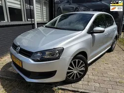 Grijs, metallic lak Gebruikt 2011 VW Polo Comfortline Hatchback | € 3.395 (Super prijs)