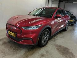 Rood Gebruikt 2021 Ford Mustang Mach-E SUV | € 23.450 (Goede deal)
