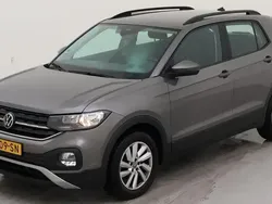 Limestone grey Gebruikt 2020 VW T-Cross Business SUV | € 18.650