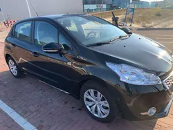 Zwart Gebruikt 2014 Peugeot 208 Envy Hatchback | € 7.000 (Eerlijke prijs)