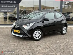 Zwart Gebruikt 2021 Toyota Aygo X-play Hatchback | € 11.450 (Eerlijke prijs)