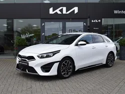 Wit Gebruikt 2023 Kia ProCeed GT-Line Hatchback | € 31.750 (Goede deal)