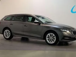 Grijs Gebruikt 2022 Skoda Octavia Business Line Stationwagen | € 14.950 (Goede deal)