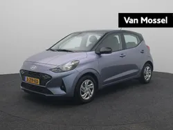 Blauw Gebruikt 2024 Hyundai i10 Premium Hatchback | € 17.940 (Eerlijke prijs)