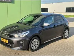 Grijs Gebruikt 2017 Kia Rio First Edition Hatchback | € 12.500 (Eerlijke prijs)