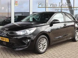 Zwart Gebruikt 2022 Kia Rio Hatchback | € 16.315 (Eerlijke prijs)