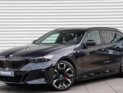 Zwart Gebruikt 2025 BMW 550e M Sport Stationwagen | € 107.950 (Goede deal)