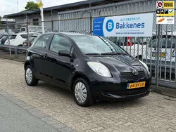 Zwart Gebruikt 2007 Toyota Yaris Hatchback | € 1.495 (Eerlijke prijs)