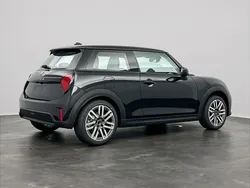 Zwart Nieuw 2025 Mini Cooper Classic Hatchback | € 41.945