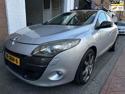 Grijs Gebruikt 2009 Renault Mégane III Dynamique Hatchback | € 3.250 (Eerlijke prijs)