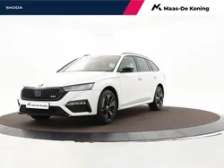 Wit Gebruikt 2024 Skoda Octavia RS Stationwagen | € 38.440 (Eerlijke prijs)