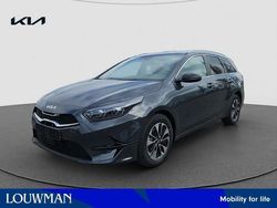 Wolf grey (licht grijs metallic) Nieuw 2025 Kia Ceed Sportswagon Stationwagen | € 32.690 (Eerlijke prijs)